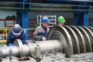 УТЗ расширяет производство паровых турбин
Уральский турбинный завод изготавливает турбинное оборудование для:
- энергетики;- промышленной генерации;- атомных станций малой мощности;- серийных атомных ледоколов;- модернизированных плавучих атомных энергоблоков.&nbsp;
Завод успешно завершил строительство нового сборочного стенда для производства мощных конденсационных турбин типов К-230 и К-330.
1. Первая турбина, собранная на новом стенде, уже отправлена на ТЭЦ Хабаровска.2. Сейчас в сборке более мощная турбина 250 МВт для энергосистемы Москвы.
Обновление производственной и испытательной базы завода позволит увеличить к 2030 году объём выпускаемого оборудования на 50% за счёт выпуска турбин большой мощности.